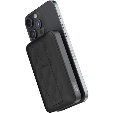 Logotrade Werbegeschenke das Foto: SCX.design FS5W101 10.000 mAh magnetische kabellose Powerbank