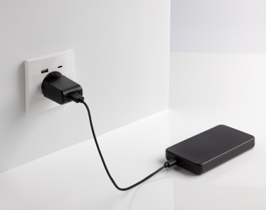 Logotrade Werbegeschenke das Foto: Boostcore 10.000mAh Powerbank aus RCS rec. Kunststoff