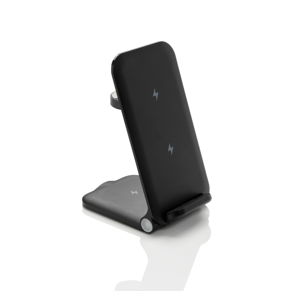 Logotrade promotional giveaway image of: Powerpal 3 in 1 RCS recycled plastic 15W charger