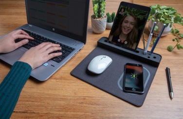 Logotrade ärikingid pilt: Air hiirematt 5W juhtmevaba laadimise ja USB-ga