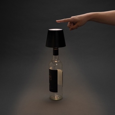 Logotrade firmakingituse foto: BottleGlow RCS taaskasutatud plastpudeli lamp