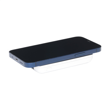 Logotrade liikelahja mainoslahja kuva: Force Magnetic RCS kierrätetty langaton Powerbank 5000
