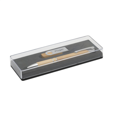 Logotrade mainostuote tuotekuva: Bamboo Connect -lahjasetti 8 Gt