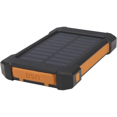 Logotrade liikelahja mainoslahja kuva: Altair 5 000 mAh:n ja 10 W:n kierrätysmuovista valmistettu kestävä aurinkoenergialla toimiva varavirtalähde, jossa on sisäänrakennettu taskulamppu