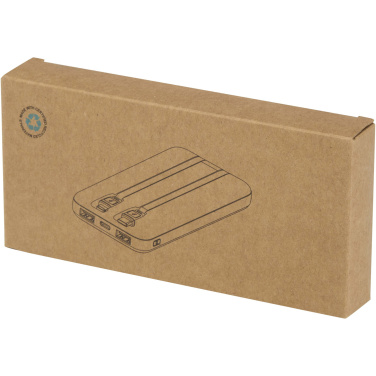 Logo trade mainostuote kuva: Adhil 10 000 mAh:n ja 10 W:n kierrätetystä muovista valmistettu varavirtalähde, jossa on kaksi sisäänrakennettua kaapelia