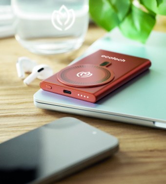Лого трейд бизнес-подарки фото: Wireless charger power bank