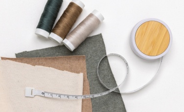 Logotrade kampanjprodukter bild: Skräddarmåttband RCS återvunnen plast & bambu
