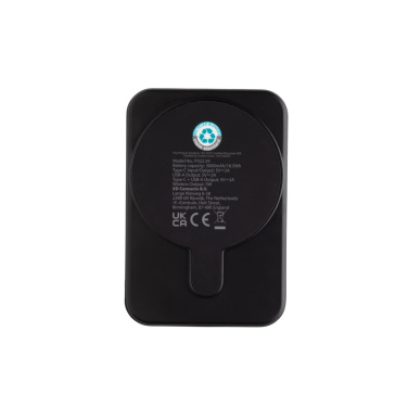 Logotrade reklamprodukter bild: Stellar RCS återvunnen plast 5000 mah 5W magnetisk powerbank
