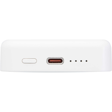 Logotrade profilprodukter bild: Acrab 10 000 mAh 15 W magnetisk trådlös powerbank med 20 W PD – tillverkad av återvunnen plast